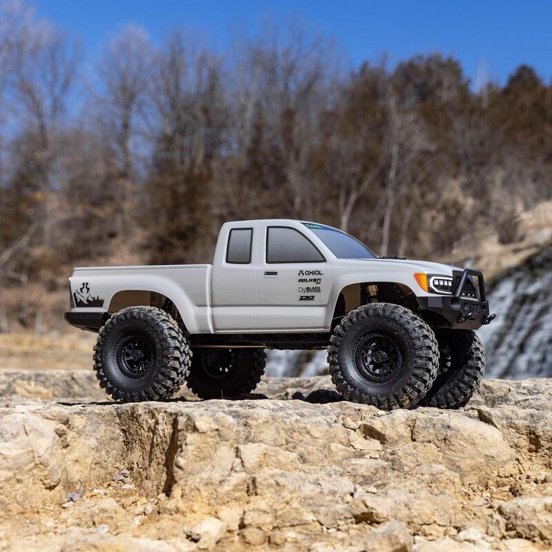 Axial Racing 1/10 SCX10 III Base Camp 4WD Rock Crawler Brushed RTR, Grey