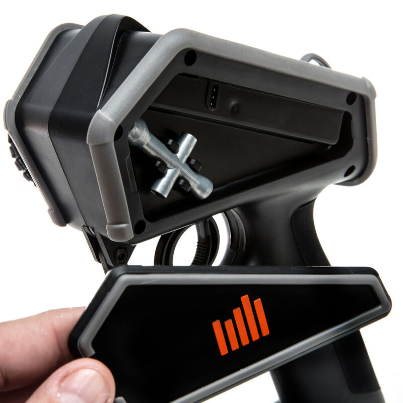 Spektrum DX5 Rugged 5-Channel DSMR Transmitter with SR6200A
