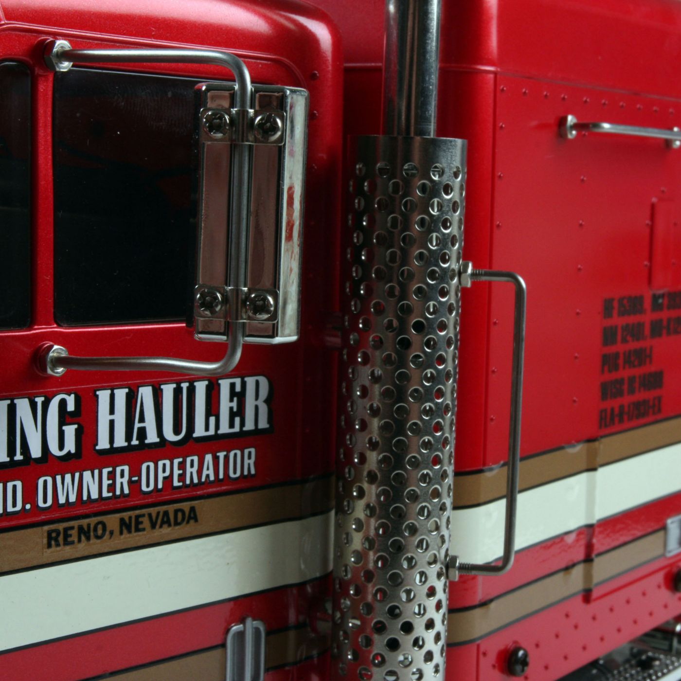 Tamiya 1/14 King Hauler 2WD Semi Tractor Kit